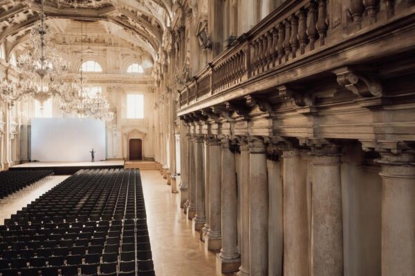 Mostra del Cinema di Venezia 2026: Greta Scarano e Nicolas Maupas presentano l'83ª edizione