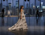 Newspaper print: l'evoluzione di una stampa iconica nella moda contemporanea
