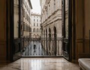 Palazzo Sacchetti: l'appartamento di Massimo Adario e Dimitri Borri a Roma