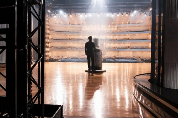 Sanremo 2027: regole, selezione Eurovision e prima esclusione dell’AI