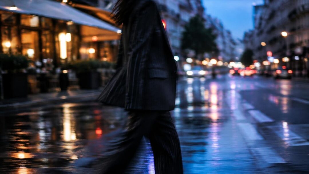 Blazer a righe: idee per outfit mattina-sera ispirate alle star