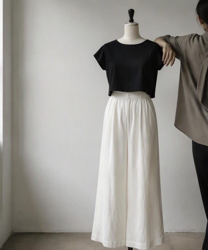 Come ricreare il total look bianco-nero di Ilary Blasi su GF Vip