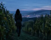 Come vestire con eleganza country-chic durante un weekend tra le vigne