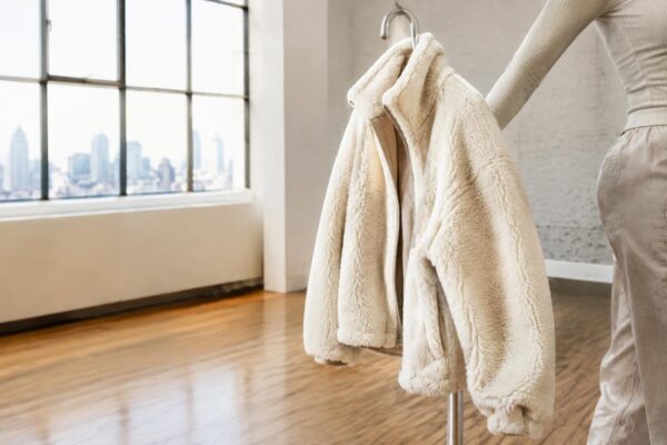 Giacca sherpa: perché è la scelta più cool al posto del blazer