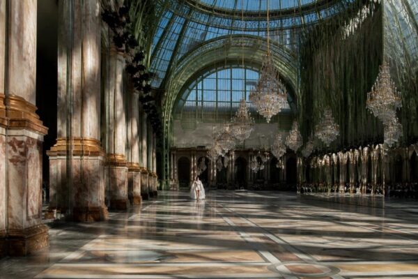 Scintille di storia e glamour nella sfilata Chanel Primavera-Estate 2027