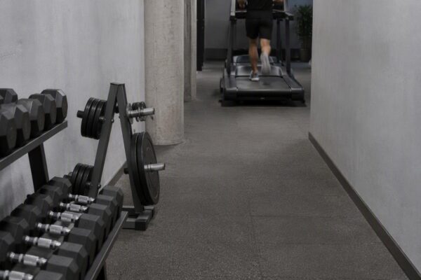 Cómo combinar entrenamiento de fuerza y cardio sin perder resultados