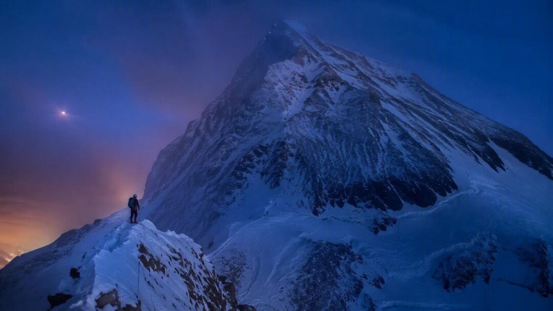 Documental sobre la escalada invernal al K2 llega a Apple TV