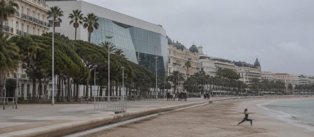 48 heures de bien-être à Lucia Cannes : entre spiruline, yoga et cause rose