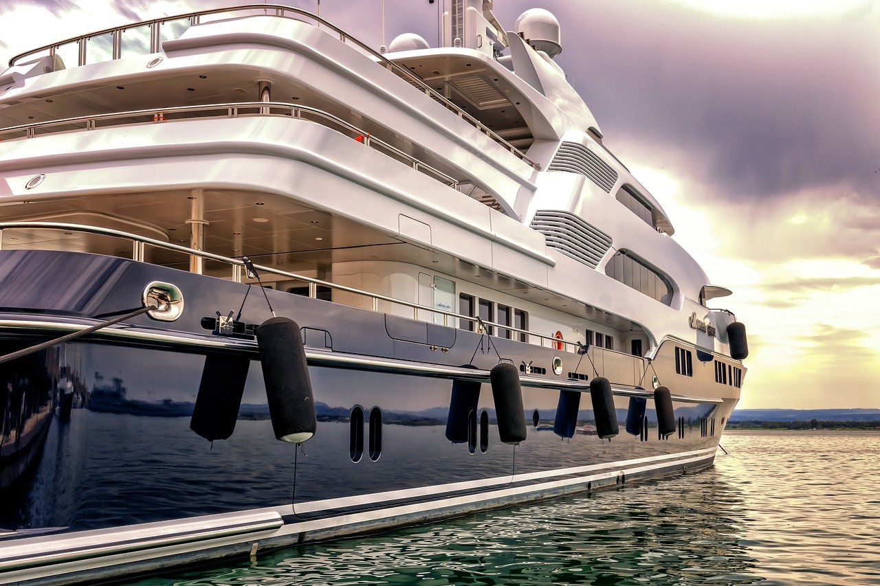 Idoneus superyatch