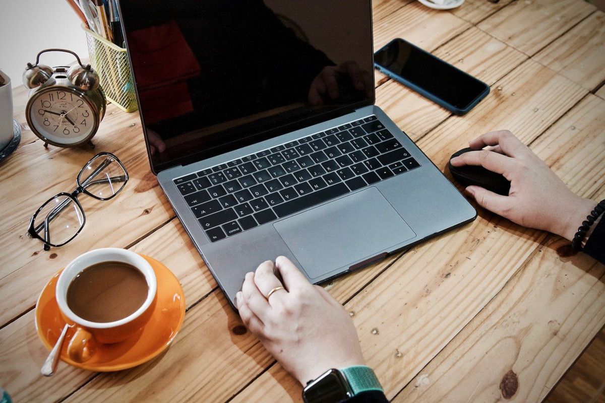 Smart working, i lavoratori da remoto dovrebbero essere pagati meno?