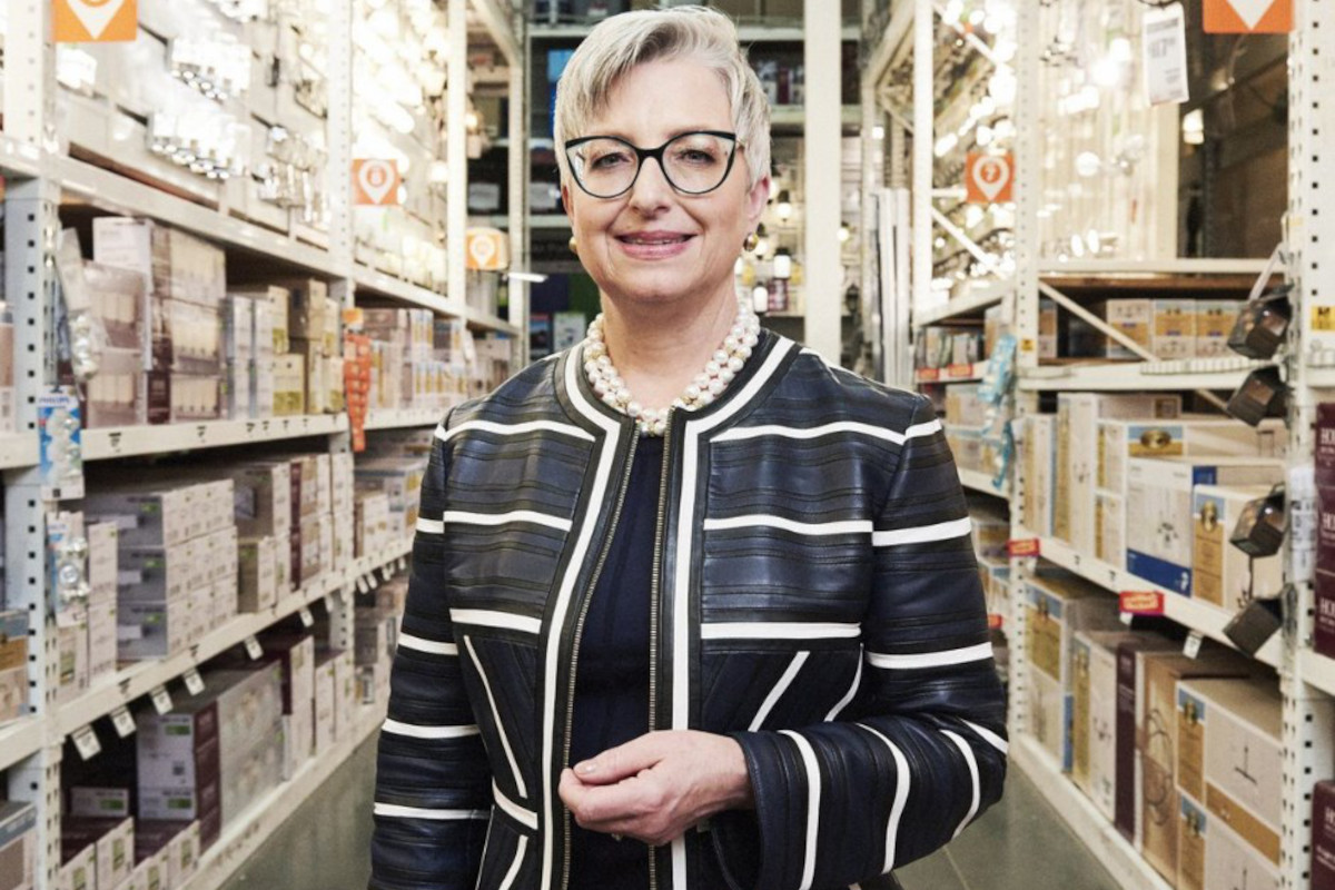 Carol Tomé, CEO di UPS: la competizione con Amazon