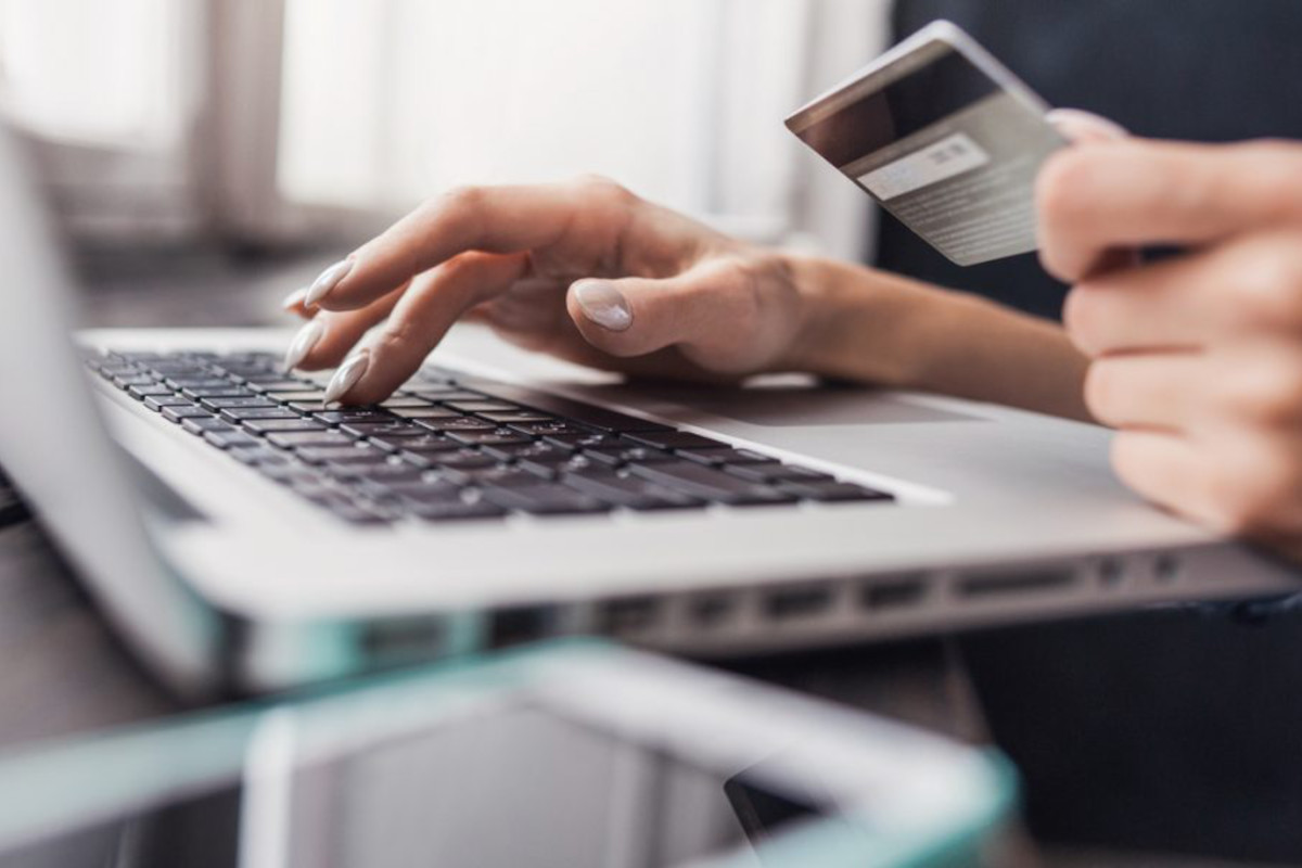 Shopping online, pro e contro dell’e-commerce per i clienti