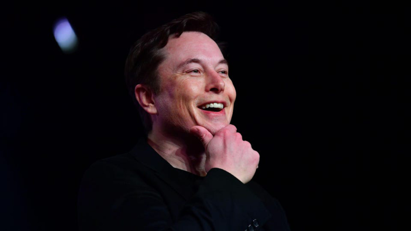 Elon Musk vende 5 miliardi di azioni Tesla: registrato crollo dopo il sondaggio Twitter