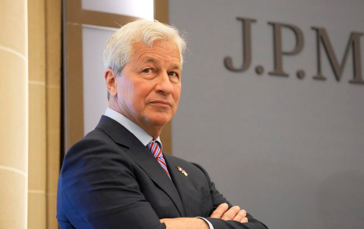 Guadagni solidi ma azioni in crollo, cosa sta succedendo alle grandi banche come JPMorgan