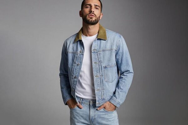 Il denim che non passa mai di moda: perché la giacca di jeans continua a reinventarsi