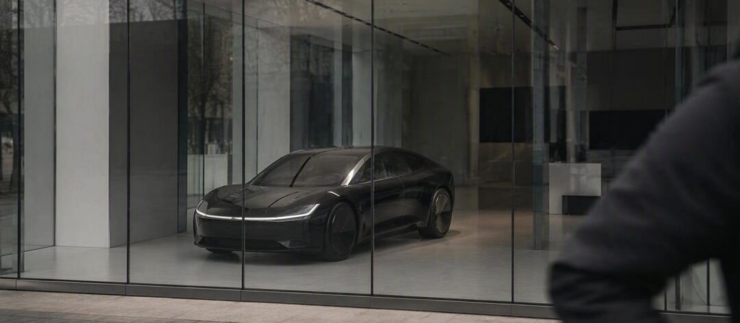 Cybercab di Tesla in mostra a Pechino e Shanghai, senza vendita