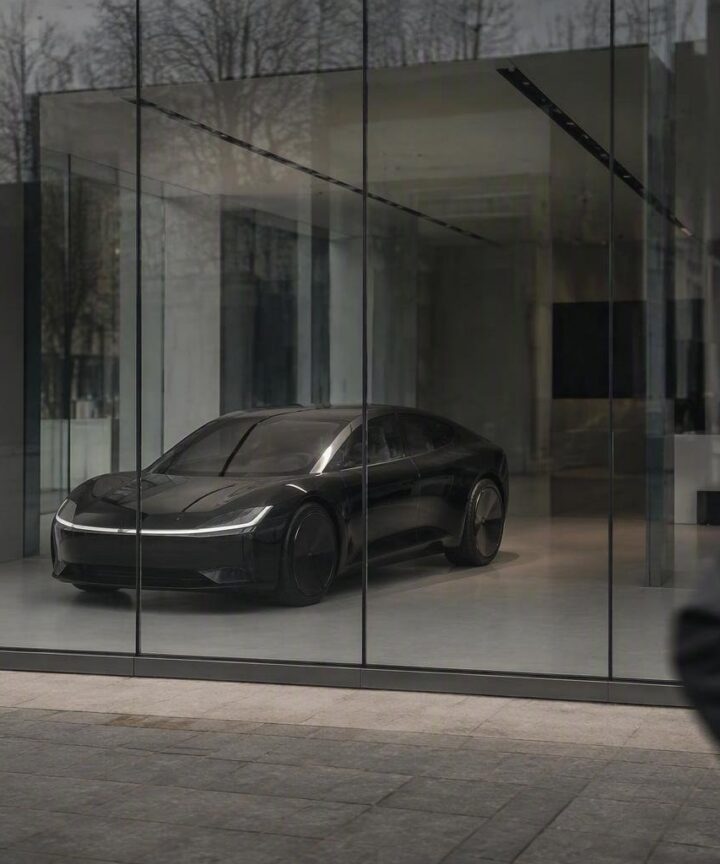Cybercab di Tesla in mostra a Pechino e Shanghai, senza vendita