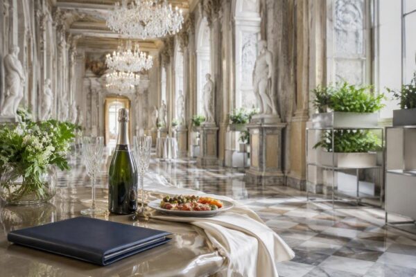 La premier Meloni al dinner di apertura: moda, economia e 100 milioni di incentivi