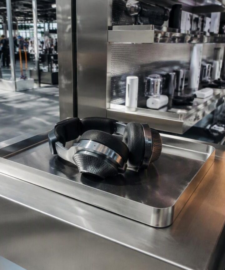 MediaWorld lancia il prezzo shock per le cuffie Dyson Zone