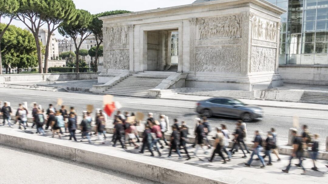 Investimenti e proteste: il summit immobiliare a Roma