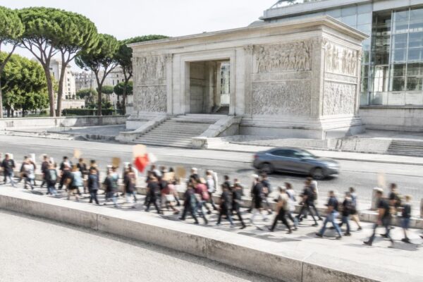Investimenti e proteste: il summit immobiliare a Roma