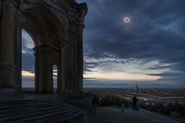 Eclissi solare 2026: lo spettacolo celeste tra nuvole e curiosità