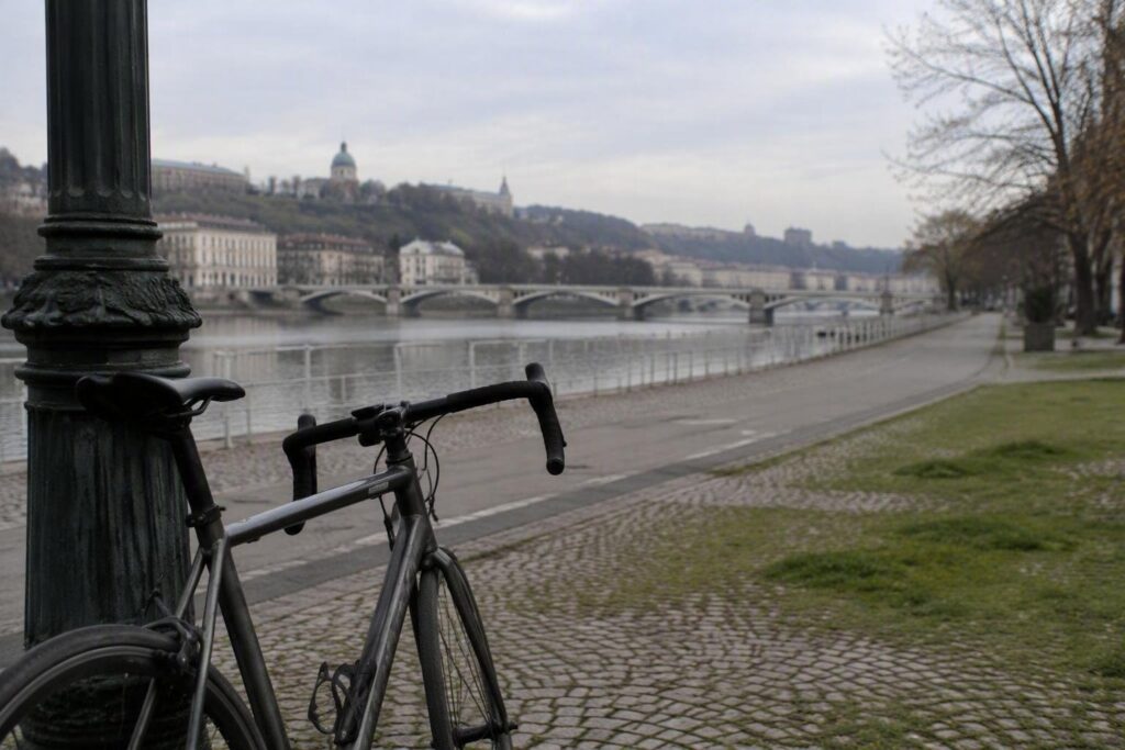 Ciclismo urbano a Torino: guida a percorsi sicuri e segnaletica