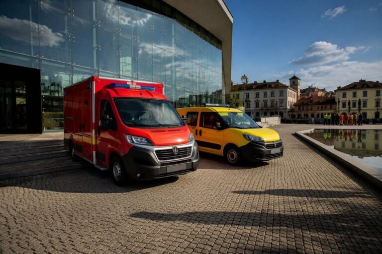 Inaugurati ambulanza e Doblò: la Croce Rossa di Rivarolo celebra i volontari