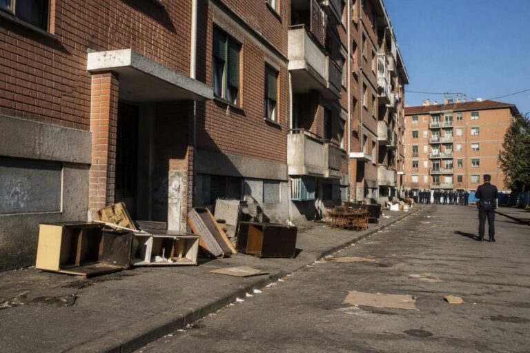 Polizia locale e ATC liberano casa occupata a Torino