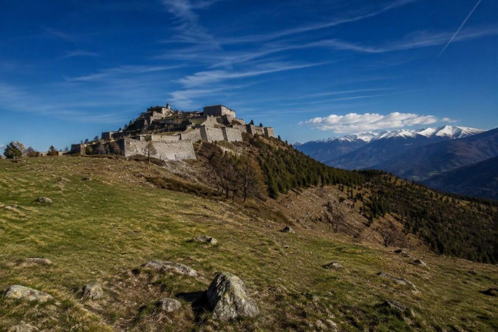 Scopri il nuovo numero di Passaggi e sconfini con foto d’eclissi