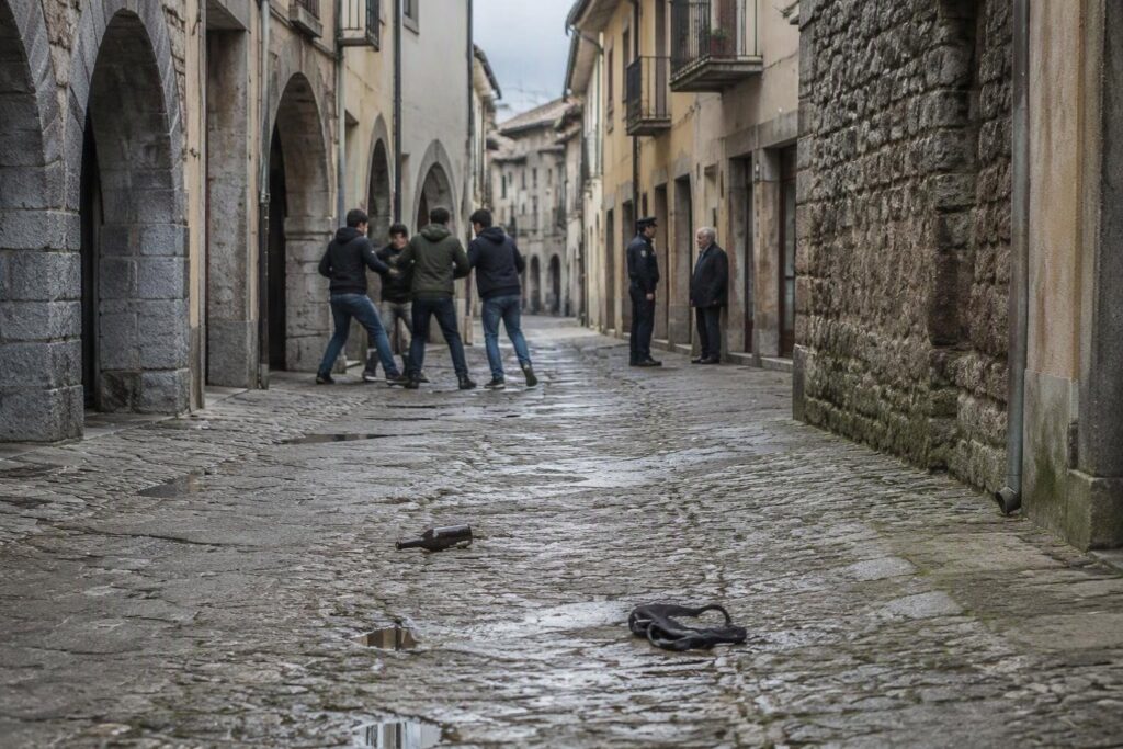 Violenta rissa in via Arduino, due feriti e quattro denunciati