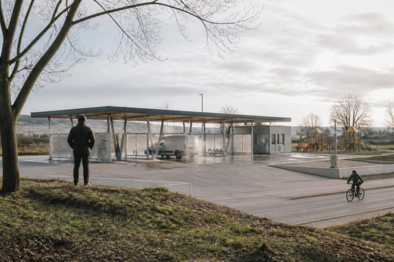 Nuovo autolavaggio Route 66: tecnologia e aree per famiglie a Spineto
