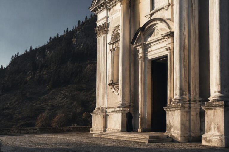 Don Lino Zatelli muore improvvisamente: il Trentino piange il suo parroco