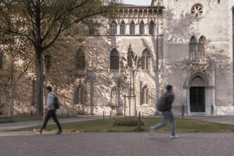 Ultimi giorni per iscriversi ai corsi di laurea triennali in professioni sanitarie a Trento e Rovereto