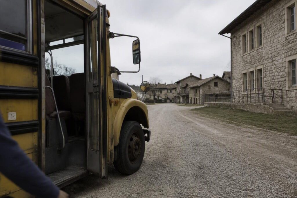 Trasporto scolastico a Fiavè: la protesta per i 40 metri che escludono i bambini dal bus