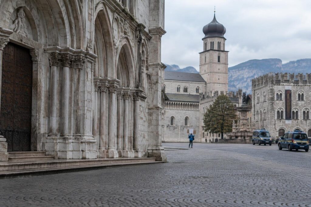 Dimostrazioni studentesche a Trento e Bolzano per la crisi dei prezzi