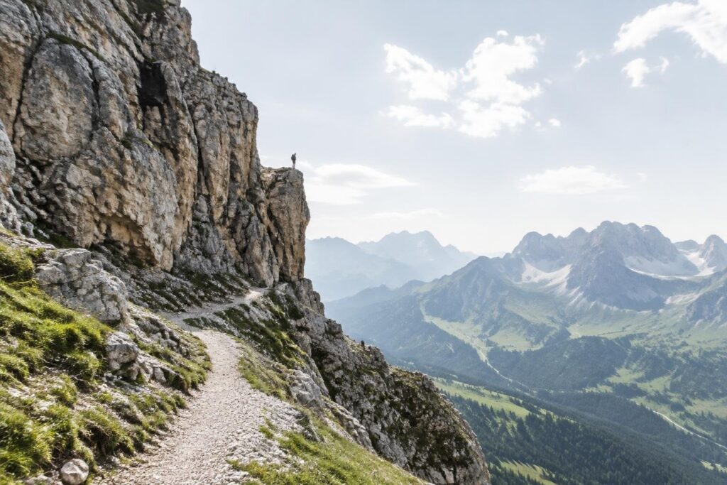 Tragedia in Val di Fassa: donna USA muore caduta di 300 metri