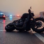 Incidente tra moto e auto sul RA13: ferito grave motociclista