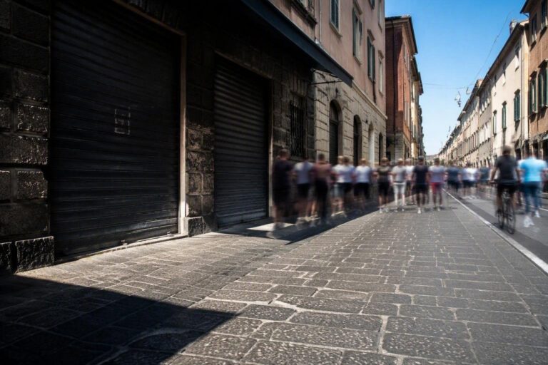 Locale del centro di Livorno chiuso per risse e illegalità
