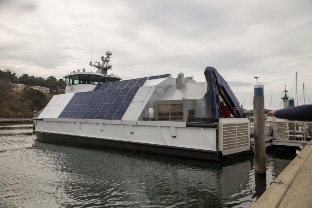 Eco TRIESTE: nave ibrida per la gestione dei rifiuti nei porti