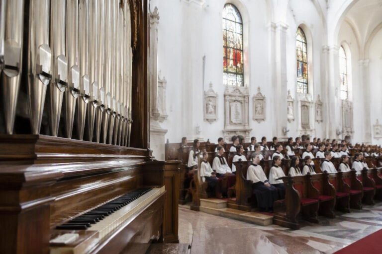 Ensemble del Coro della Fondazione Cardinale Bartolucci in concerto a Sgonico