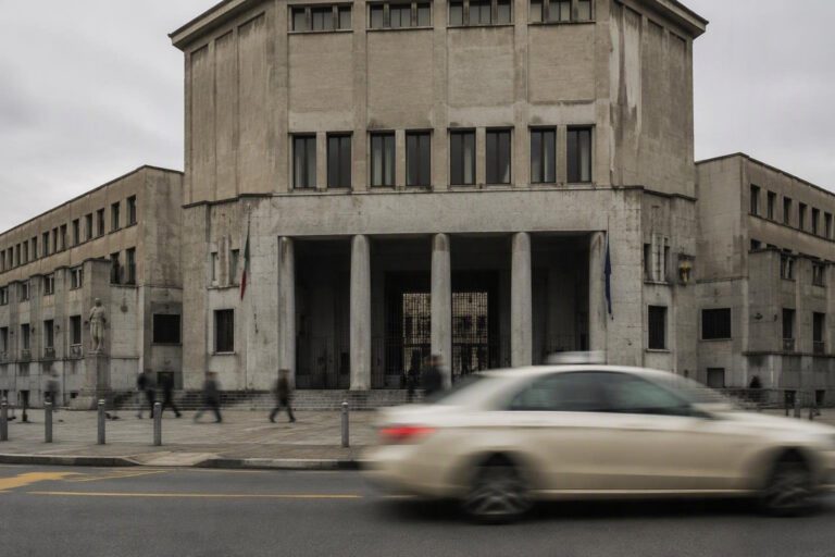 Olena Stasiuk in aula: inizia il processo per l’omicidio del figlio