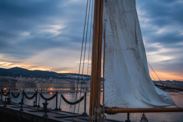 Trieste a vela: guida a scuole, circoli e regate