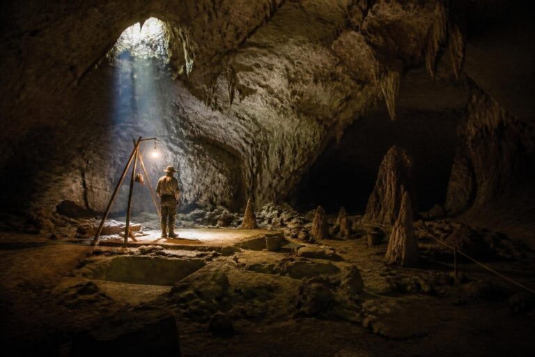 Scoperte nella grotta Tina Jama: tracce del Mesolitico al Neolitico