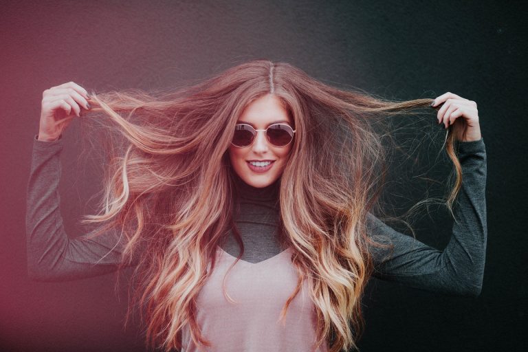 Capelli secchi? Nutrili con la maschera all'avocado