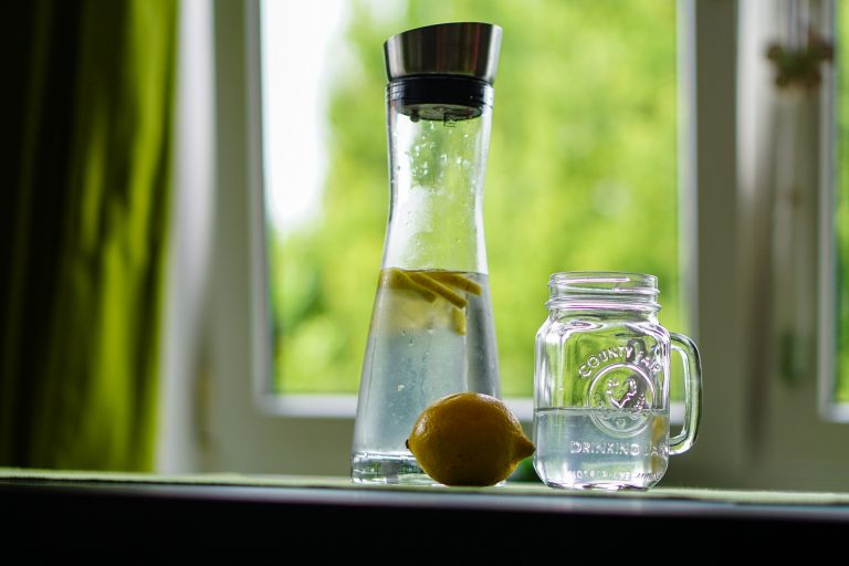 acqua limone digerire