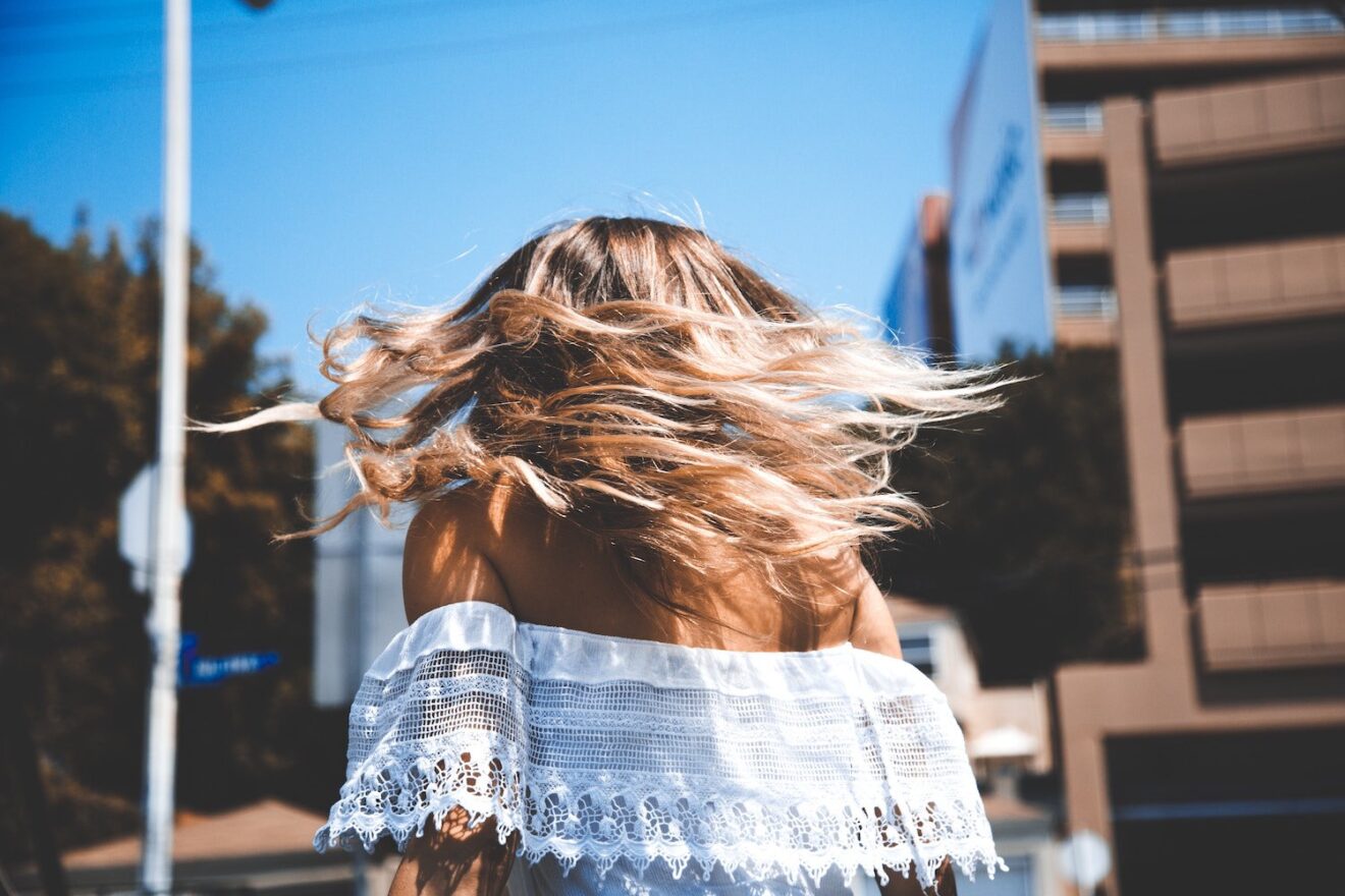capelli cadono rimedi