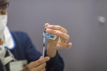 primo vaccino personalizzato contro melanoma a pazienti uk al via test 2