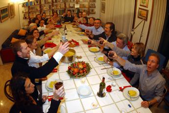 il cardiologo a natale no a rinunce a tavola ma buonsenso cene light dopo lauti pranzi 2