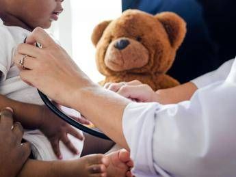 in italia mancano 500 pediatri il report della fondazione gimbe 2